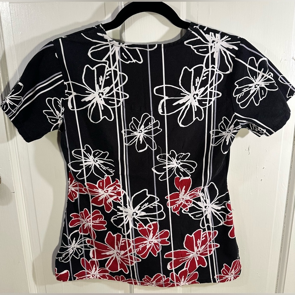Grey’s Anatomy By Barco Signature Short Sleeve Scrub Top Floral Women’s Size XS - Picture 8 of 11